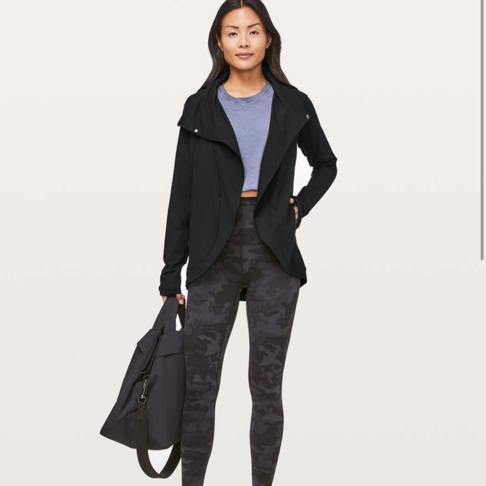 LULULEMON Rulu Rally Wrap in Black SZ 4